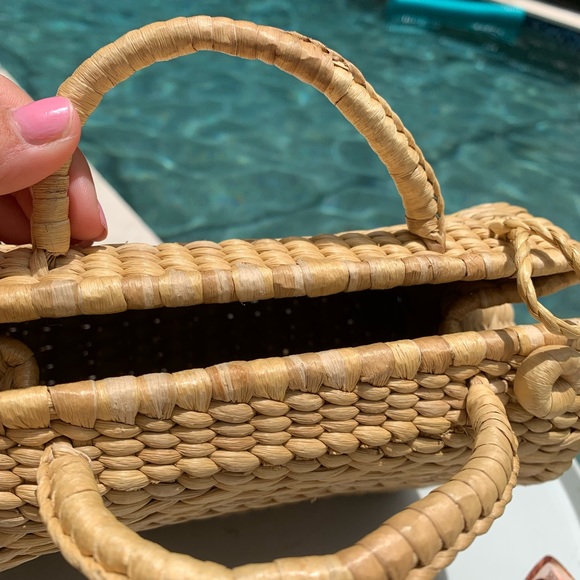 Vintage Woman’s Wicker Handbag - Picture 11 of 14